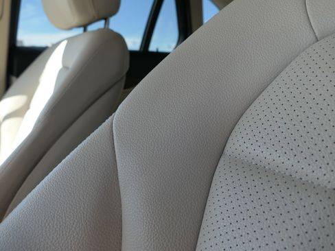 Used 2022 Mercedes-Benz GLC 300 4MATIC w/ Premium Package Lite image 13