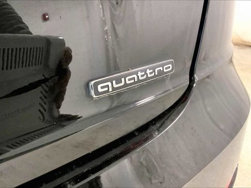 Used 2023 Audi Q8 Prestige image 11