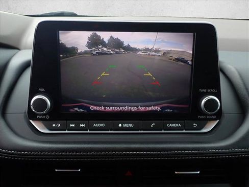 Used 2023 Nissan Rogue S AWD/4WD image 16