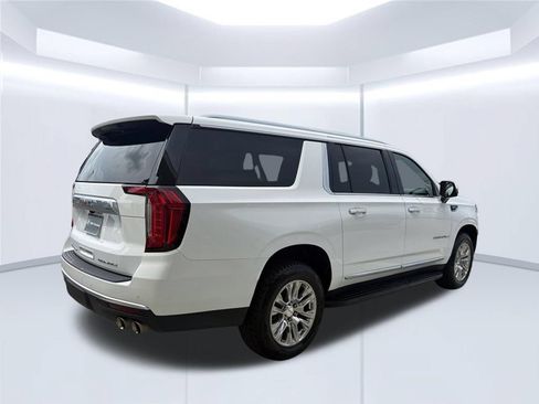 Used 2023 GMC Yukon XL Denali RWD image 7
