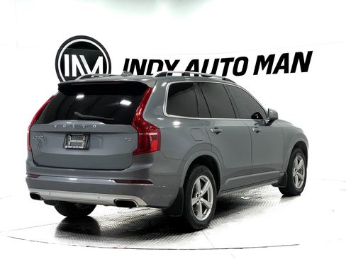 Used 2017 Volvo XC90 T5 Momentum w/ Vision Package image 4