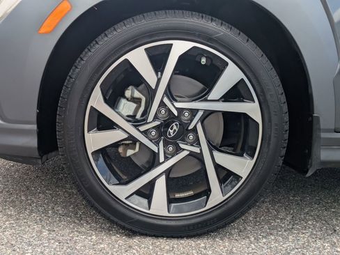 Used 2022 Hyundai Kona Limited FWD image 11