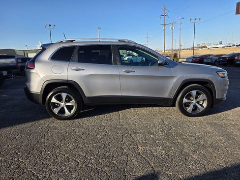 Used 2020 Jeep Cherokee Limited image 8