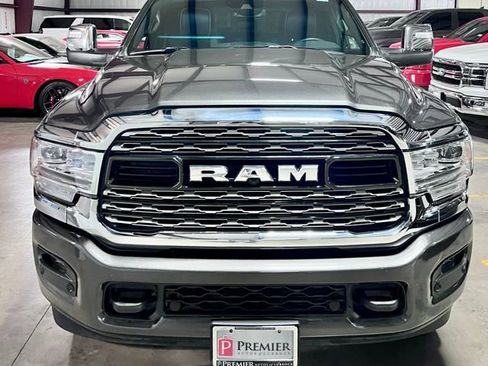 Used 2024 RAM 3500 Limited AWD/4WD image 10