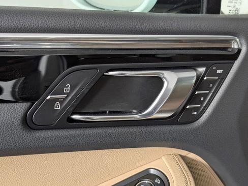 New 2026 Porsche Macan image 27