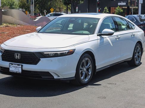 Used 2023 Honda Accord EX-L image 3