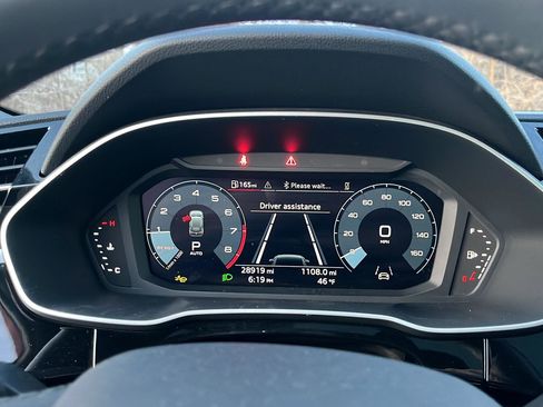 Used 2025 Audi Q3 2.0T Premium image 14