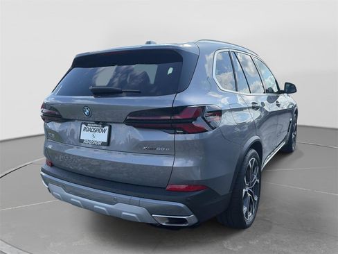 Used 2025 BMW X5 xDrive50e w/ Premium Package AWD/4WD image 5