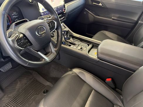 Used 2025 Lexus GX 550 AWD/4WD image 11