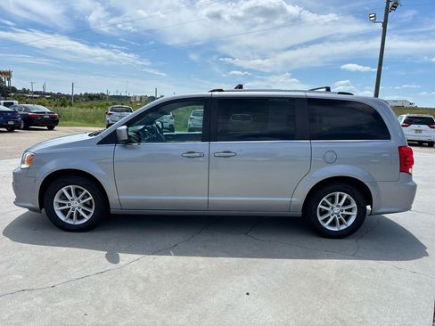 Used 2018 Dodge Grand Caravan SXT FWD image 7