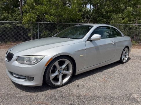 Used 2011 BMW 335i Convertible RWD image 1