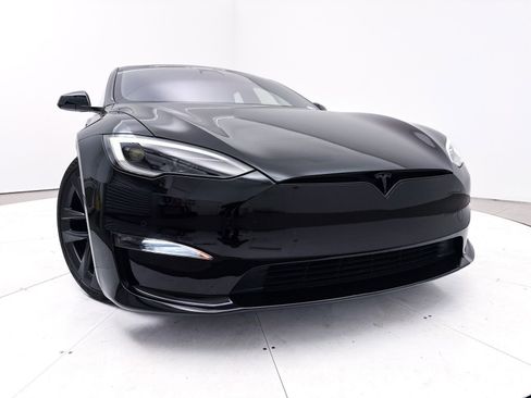 Used 2022 Tesla Model S Plaid image 6
