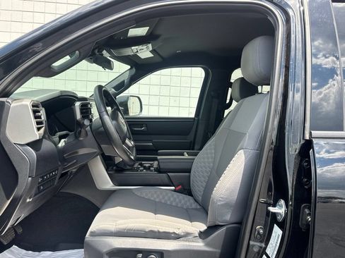 Used 2025 Toyota Tundra SR5 w/ SR5 Convenience Package AWD/4WD image 4