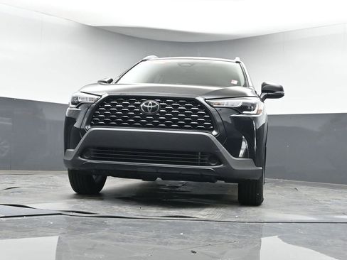 Used 2025 Toyota Corolla Cross LE image 30