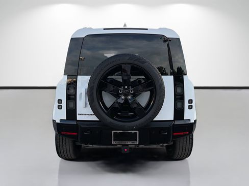 New 2026 Land Rover Defender 110 X-Dynamic SE AWD/4WD image 4