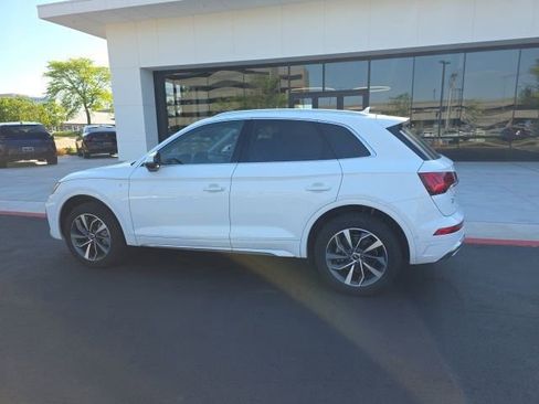 Used 2023 Audi Q5 2.0T Prestige w/ Prestige Package image 5