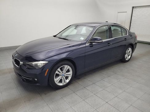 Used 2017 BMW 330i Sedan w/ Driver Assistance Package RWD image 2