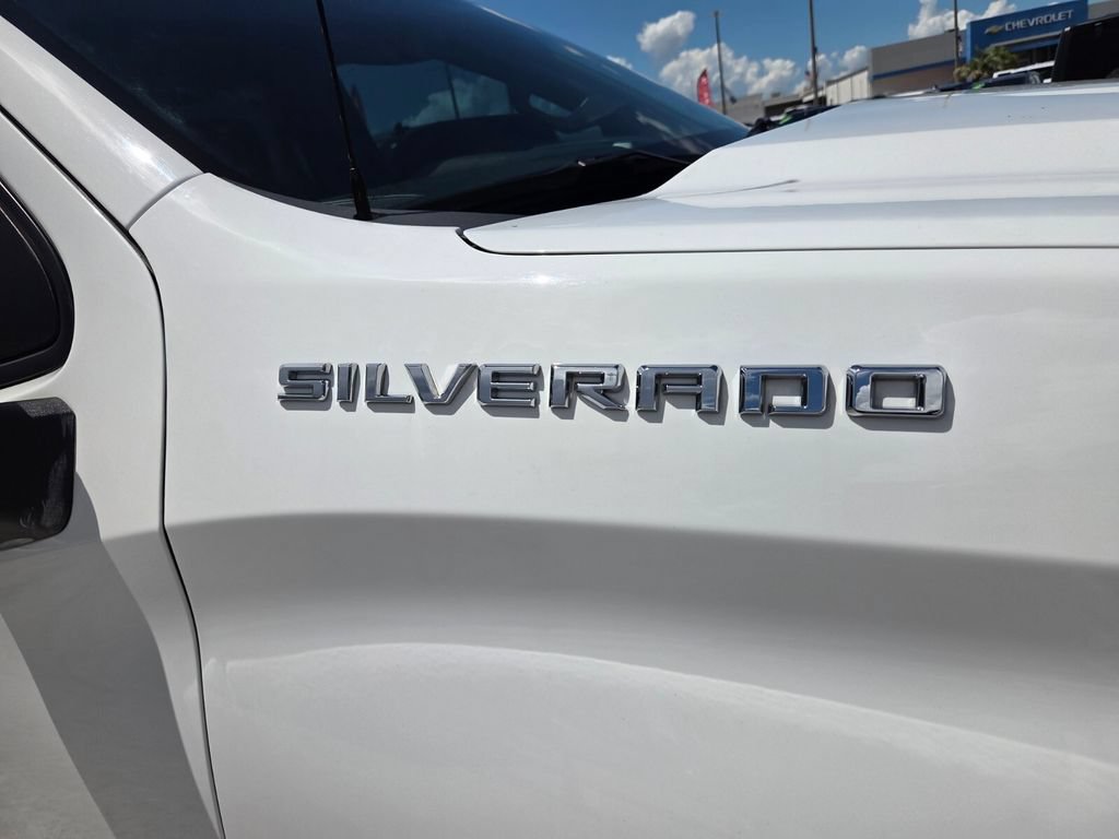 Used 2023 Chevrolet Silverado 1500 Custom w/ LPO, Dark Essentials Package RWD image 4