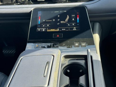 New 2026 INFINITI QX80 4WD image 10