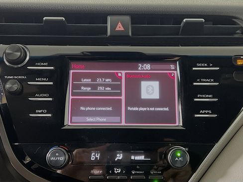 Used 2018 Toyota Camry SE image 26