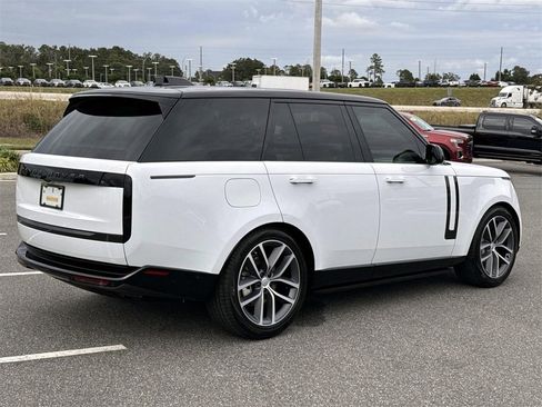 New 2025 Land Rover Range Rover SE image 5