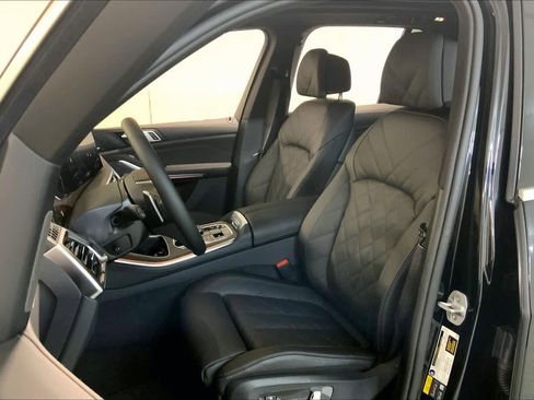 New 2026 BMW X5 xDrive50e image 9