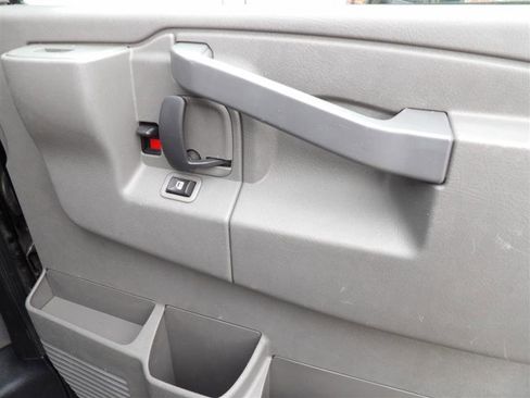 Used 2019 GMC Savana 2500 image 11