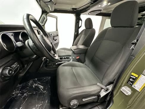 Used 2022 Jeep Wrangler Unlimited Sport image 17
