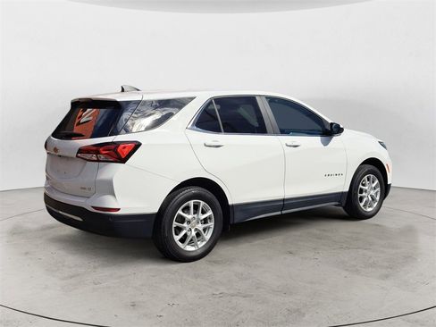 Used 2023 Chevrolet Equinox LT w/ Driver Convenience Package image 3