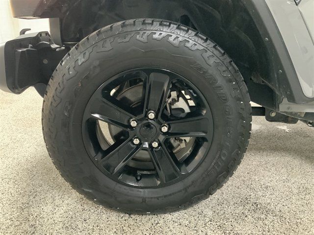Used 2023 Jeep Wrangler Unlimited Sahara AWD/4WD image 11