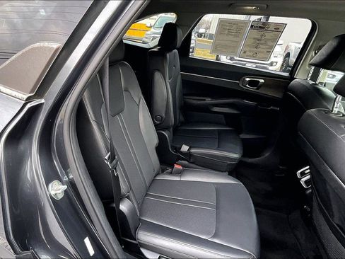 Used 2023 Kia Sorento X-Line EX image 27