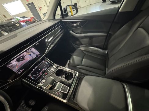 Used 2023 Audi Q7 2.0T Premium w/ Convenience Package image 28