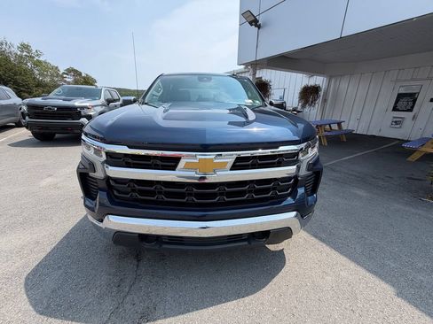 Used 2023 Chevrolet Silverado 1500 LT AWD/4WD image 8