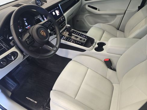 Used 2024 Porsche Macan Turbo AWD/4WD image 19