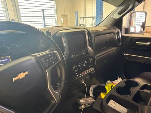 Used 2023 Chevrolet Silverado 2500 LTZ AWD/4WD image 4