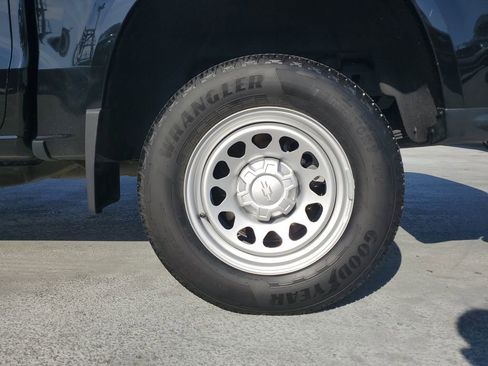 Used 2023 Chevrolet Colorado W/T image 5