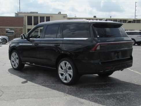 New 2025 Lincoln Navigator Reserve image 7