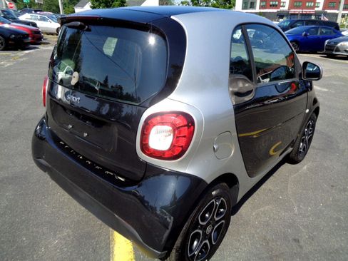 Used 2016 smart fortwo passion image 19