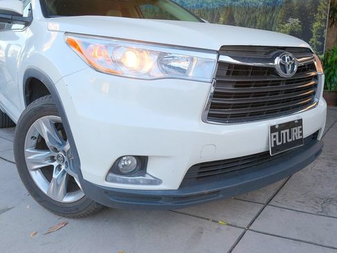 Used 2016 Toyota Highlander Limited FWD image 6