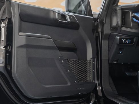 Used 2025 Ford Bronco Badlands image 44