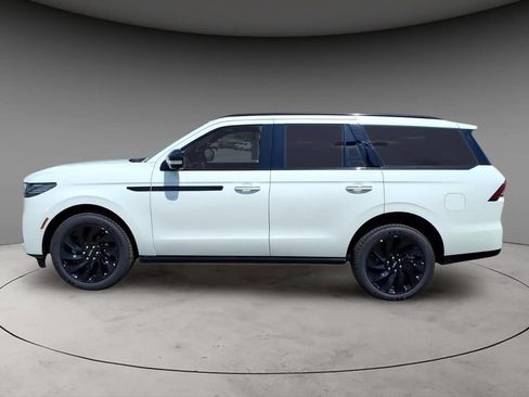 New 2027 Lincoln Navigator Reserve w/ Jet Appearance Package AWD/4WD image 2