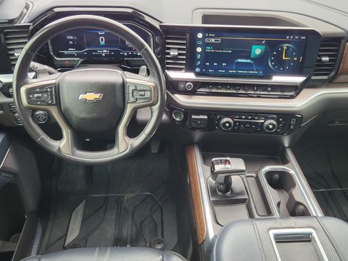 Used 2022 Chevrolet Silverado 1500 High Country w/ High Country Premium Package AWD/4WD image 29