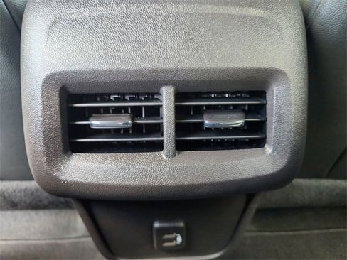 Used 2024 Chevrolet Equinox Premier image 20