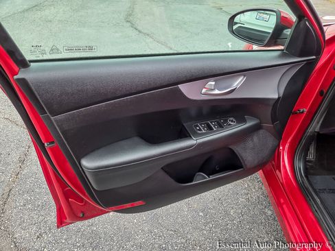 Used 2024 Kia Forte LXS w/ LXS Technology Package image 24