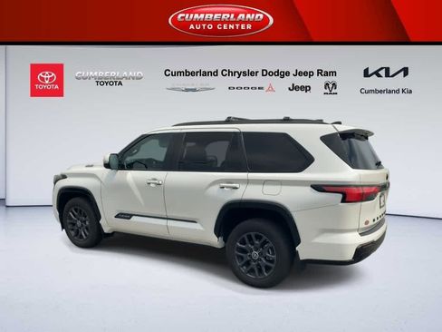 Used 2024 Toyota Sequoia Platinum image 6