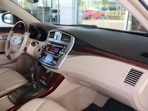 Used 2011 Toyota Avalon Limited FWD image 43