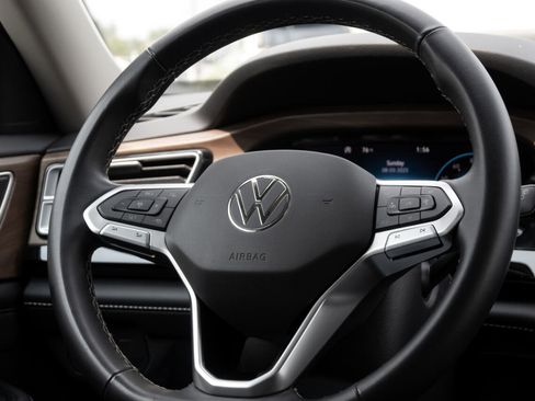 Used 2024 Volkswagen Atlas SE image 21