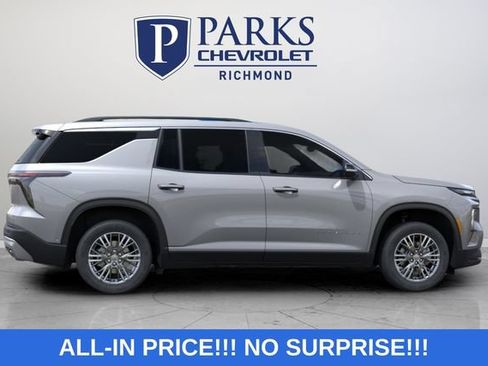 New 2026 Chevrolet Traverse LT w/ Driver Confidence Package AWD/4WD image 8