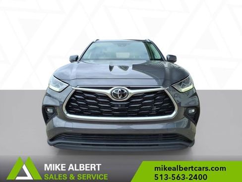 Used 2022 Toyota Highlander Limited image 2