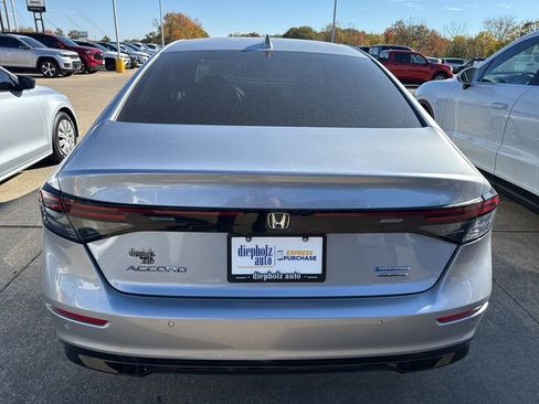 Used 2024 Honda Accord Touring image 5